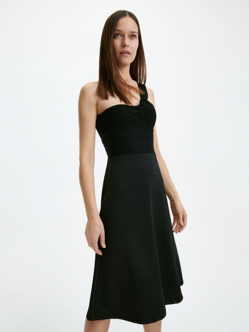 Reserved Midi skirt Čierne | 32406ZFMB