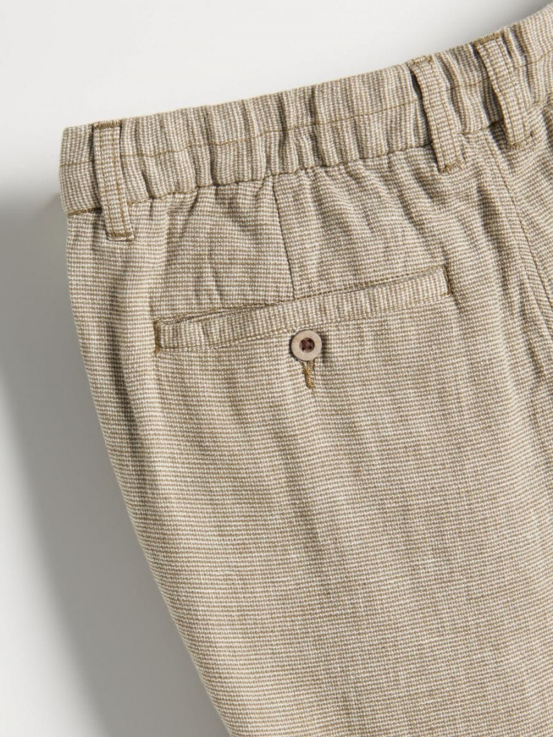 Reserved Regular fit chino trousers Zelene | 57098UIVZ