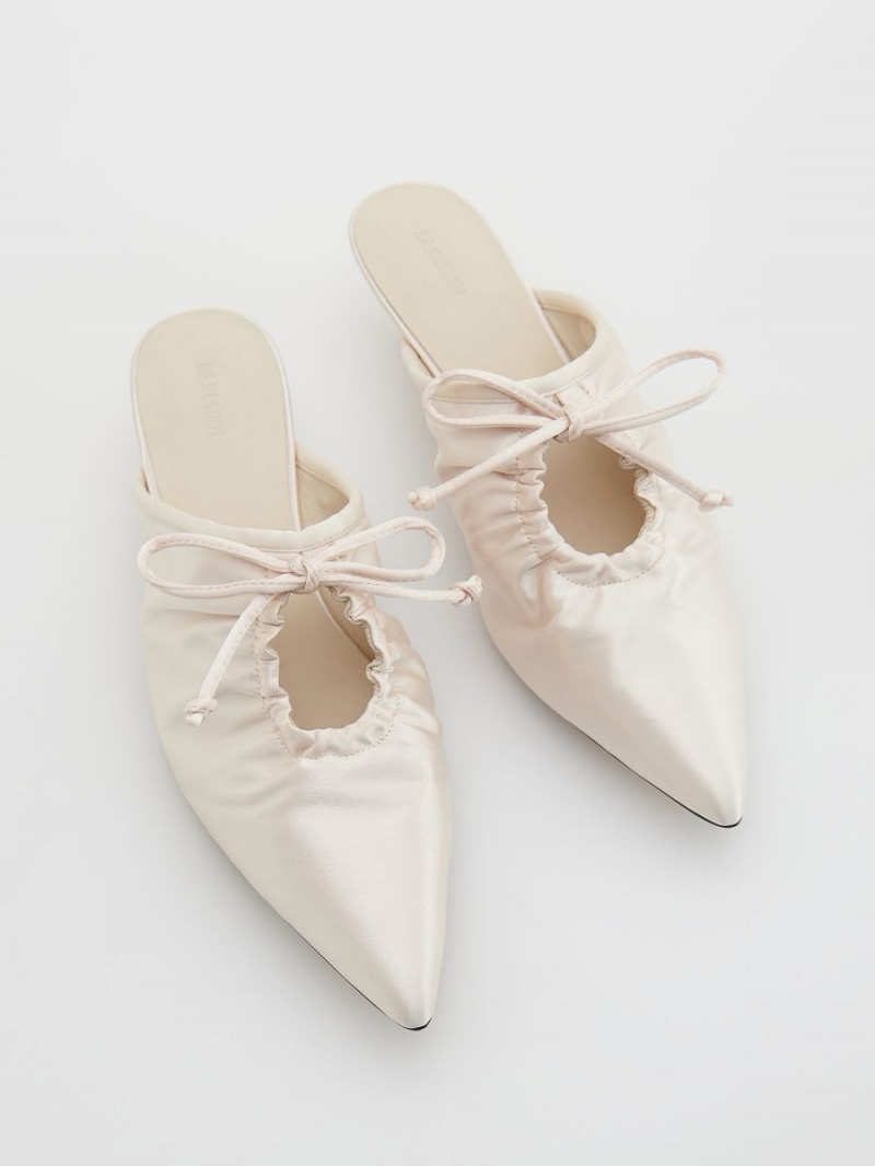 Reserved Satin pumps Ivory | 61793ZELT