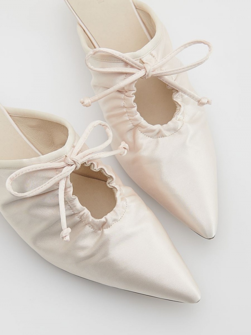 Reserved Satin pumps Ivory | 61793ZELT