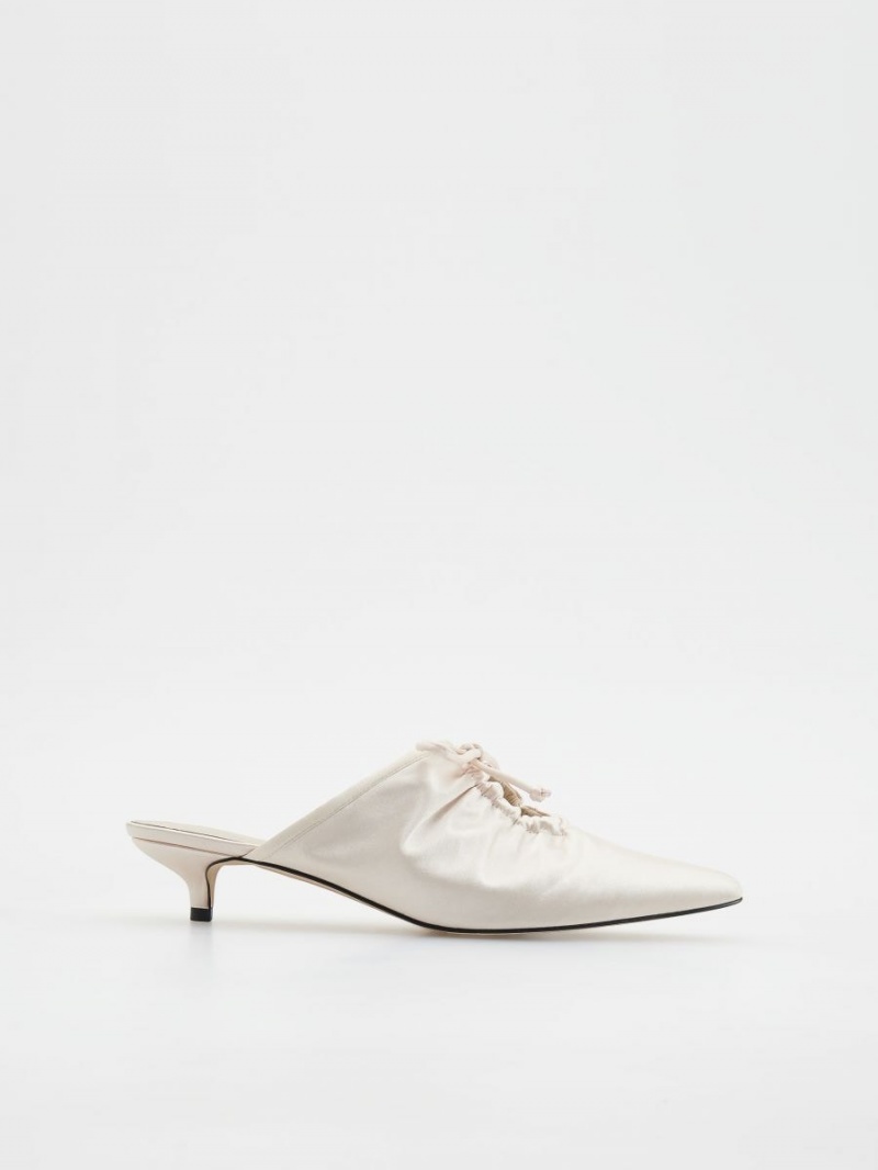 Reserved Satin pumps Ivory | 61793ZELT