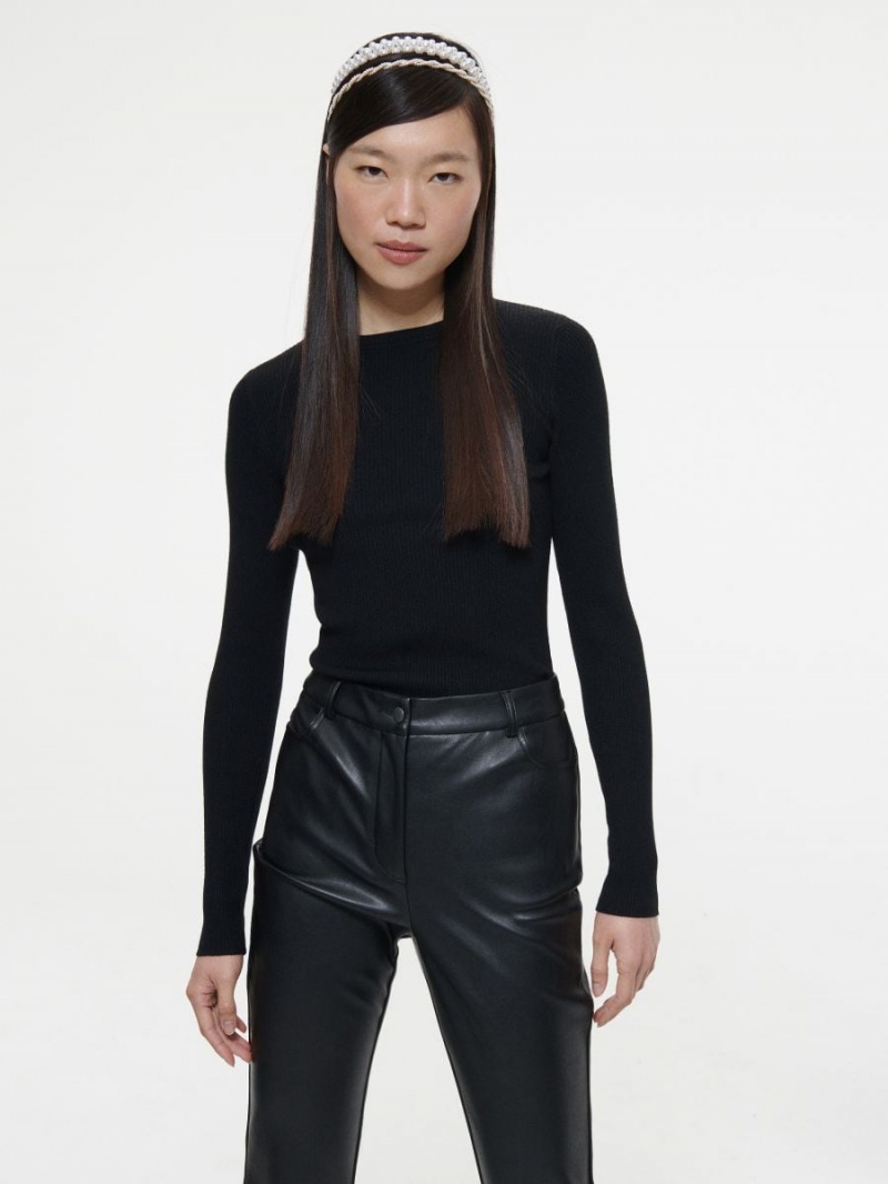 Reserved Viscose rich blouse Čierne | 96017IMCW