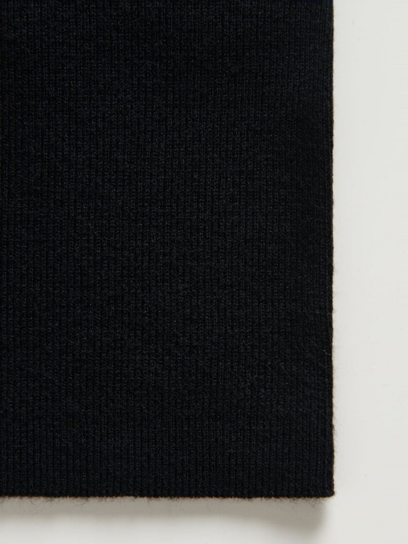 Reserved Viscose rich top Čierne | 60245WTMG